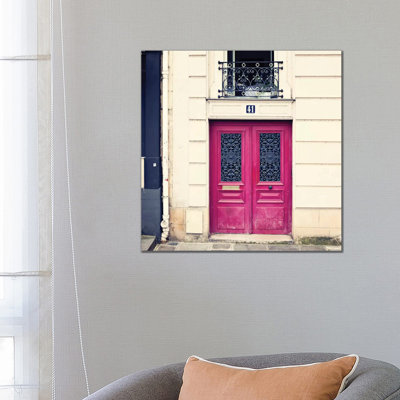 «Paris Pink Door» par Caroline Mint, impression sur toile tendue