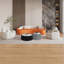 Table basse moderne en cuir clair avec plateau en marbre-442339051