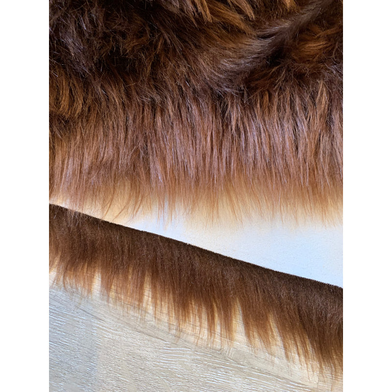 Mar Vista Faux Sheepskin Indoor Rug, Oval 2'6" x 7'