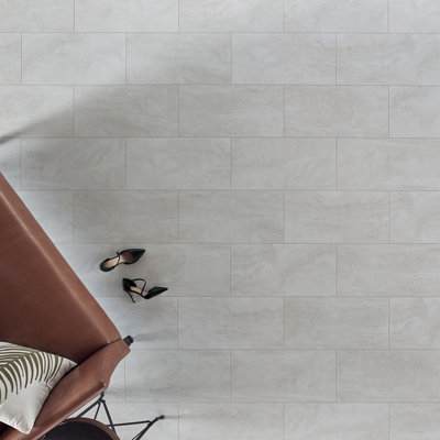 Planche de vinyle de luxe ADURA®Rigid avec Microban® Vienna 12 po x 24 po x 5,5 mm
