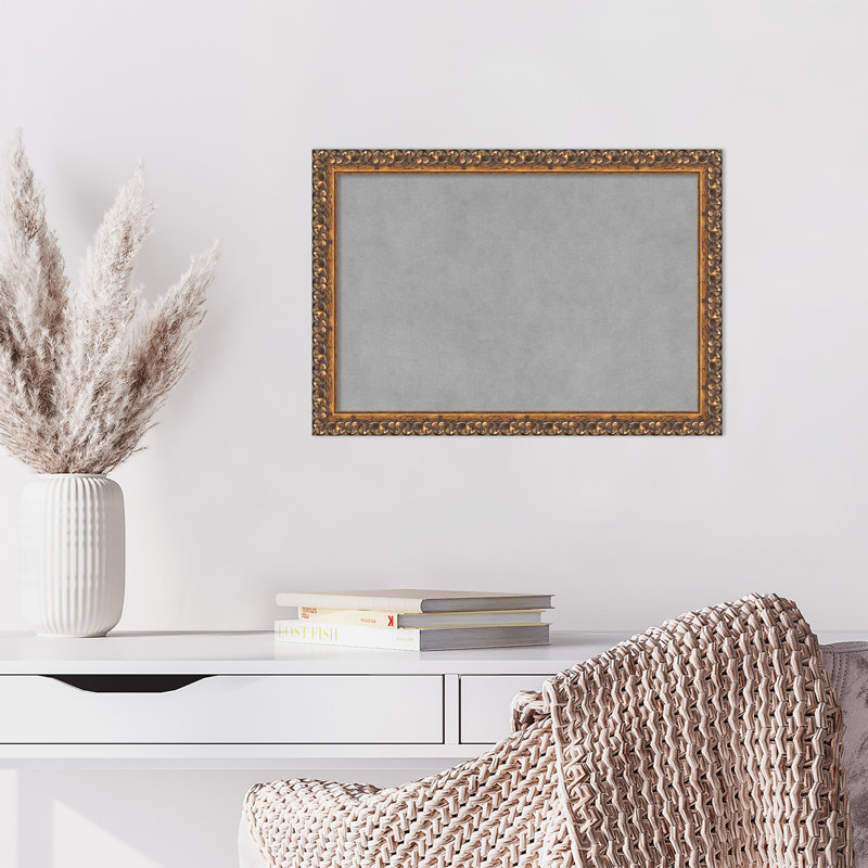 Tableau magnétique encadré bronze antique, H 14 po x l 20 po