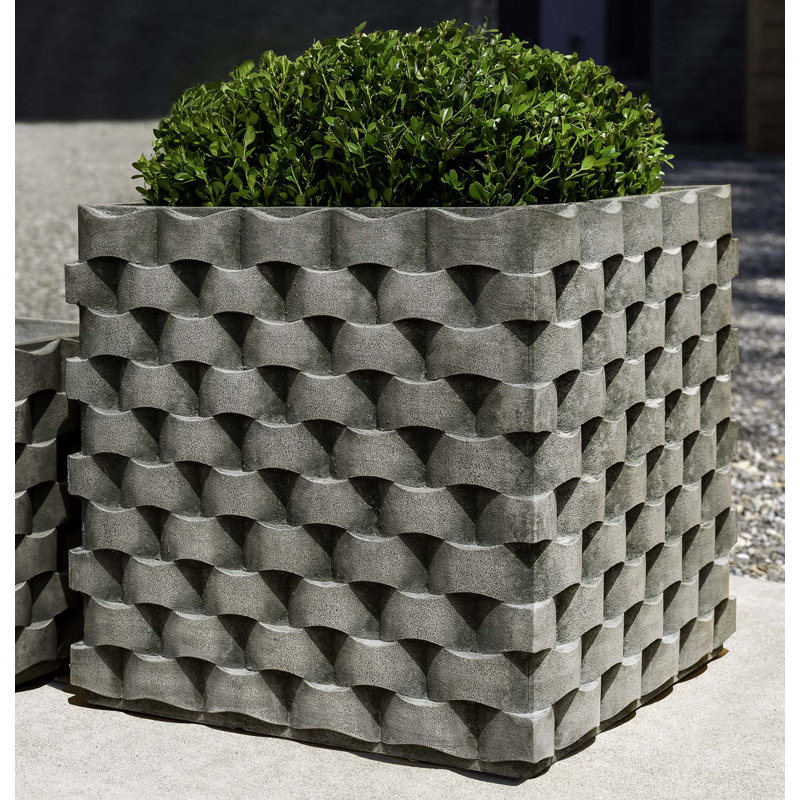 Boîte à fleurs en béton M Weave, Pierre calcaire vieillie, H 14,75 po x l 37 po x P 17 po