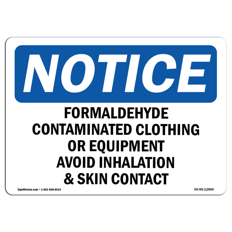 Enseigne de vêtements ou d'équipement contenant du formaldéhyde
