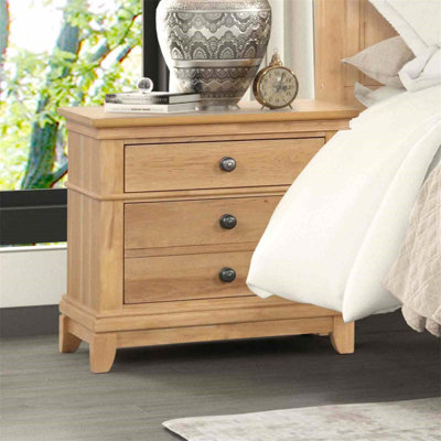 Charmante table de chevet à 3 tiroirs avec rangement spacieux, fabrication en bois durable et poignées en métal élégantes pour la chambre à coucher