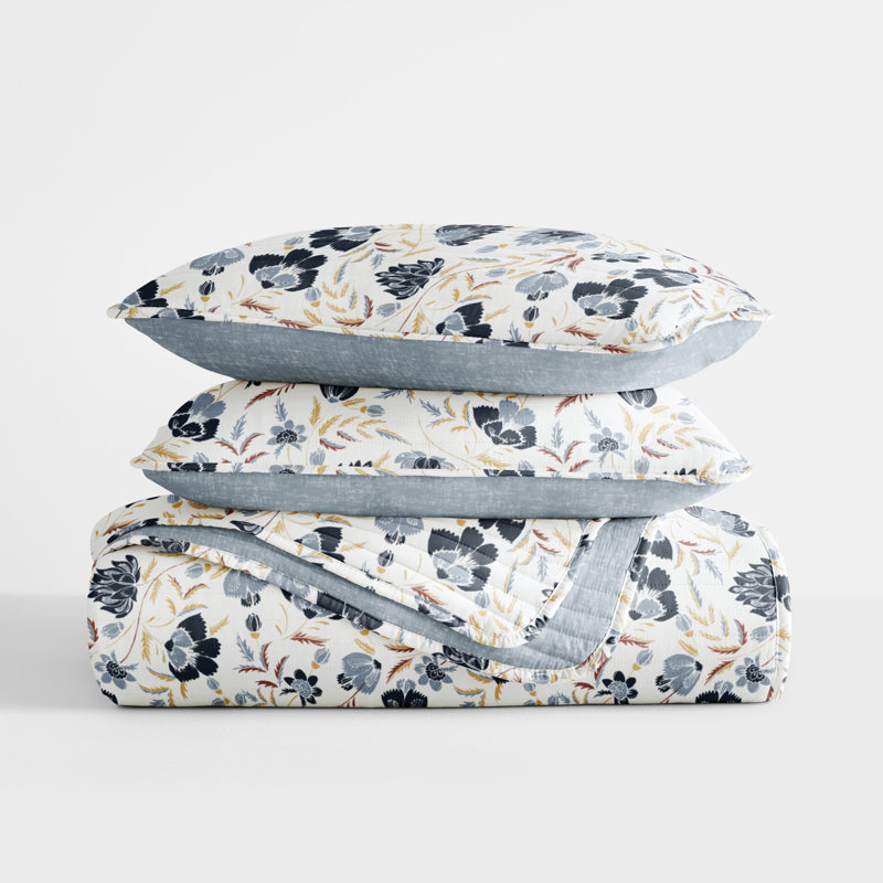 Quilt Set- Lightweight - All Season Quilted Coverlet - French Jacobean, Queen Quilt + 2 Standard Shams , Light Blue