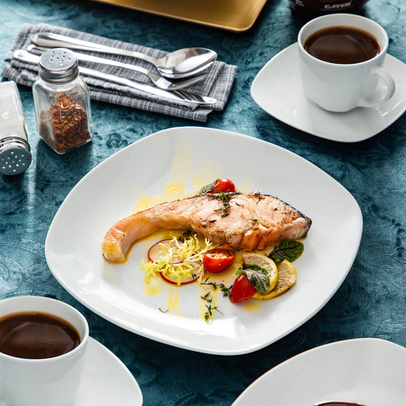 30 Piece Dinnerware Set, Service for 6