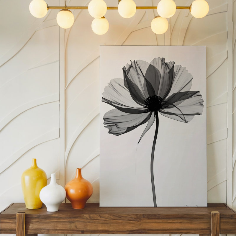 Toile monochromatique fleur translucide éthéré en niveaux de gris, art mural au calme, H 20 po x l 20 po