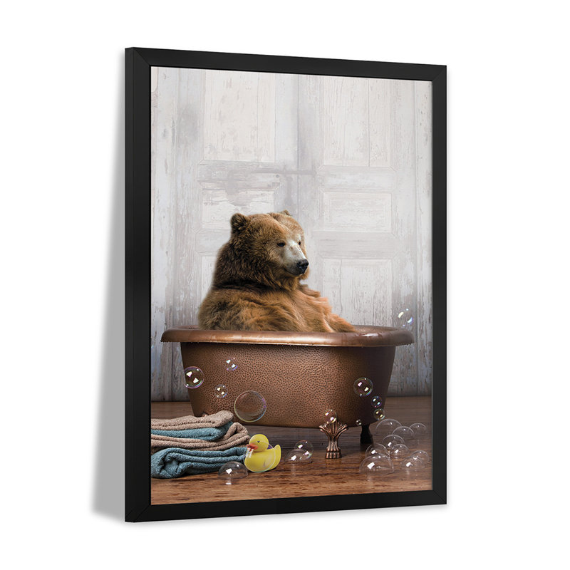Affiche encadrée «Bear in the tub» par Domonique Brown, H 32 po x l 24 po