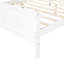 Lit plateforme en bois avec tête de lit-563376597-563376587