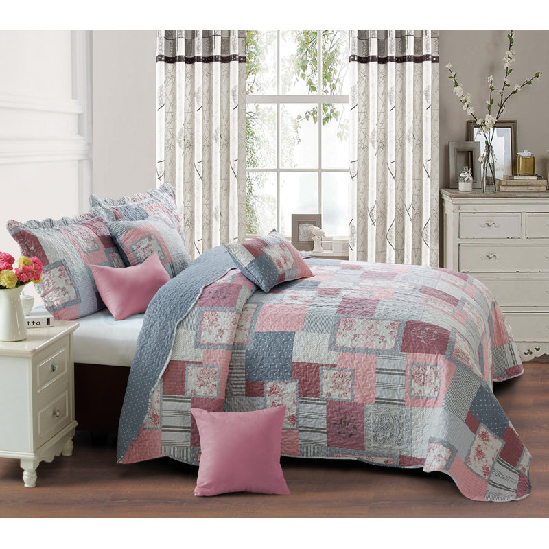 Vergas Polyester Patchwork Bedspread with Pillowcases, 235 x 250cm Bedspread - 2 Pillowcases