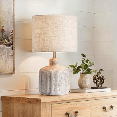 Cleofe Ceramic Table Lamp