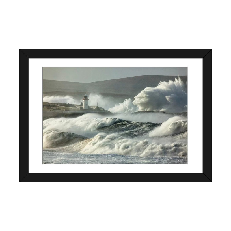 Crashing Waves II, reproduction de photo sur toile tendue, H 24 po x l 32 po x P 1 po, Papier d'art encadré noir, Blanc