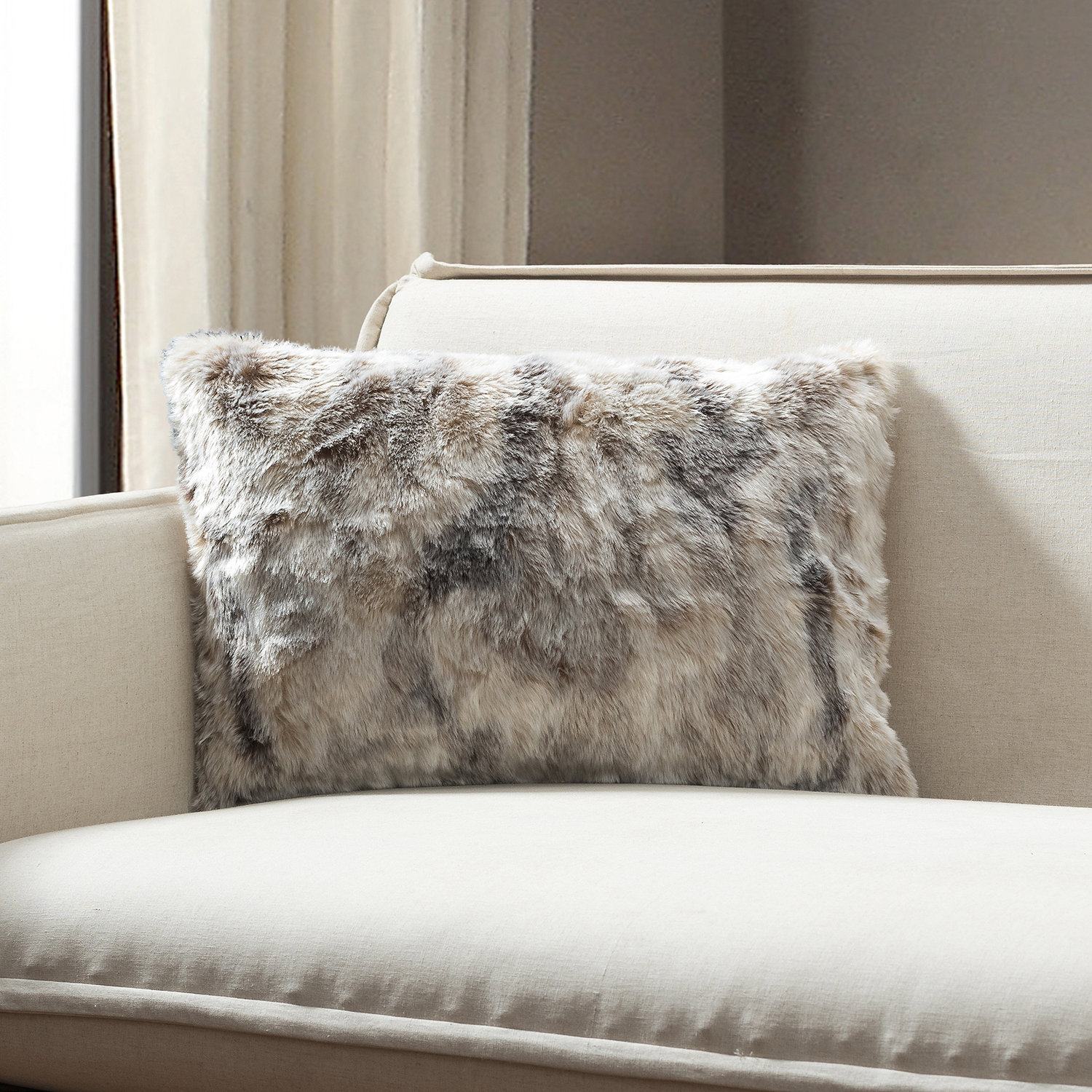 housse coussin fourrure action