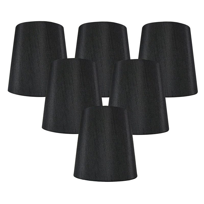 Abat-jour lustre en fausse soie Latitude Run, H 5 po x l 4 po x P 5 po, Noir