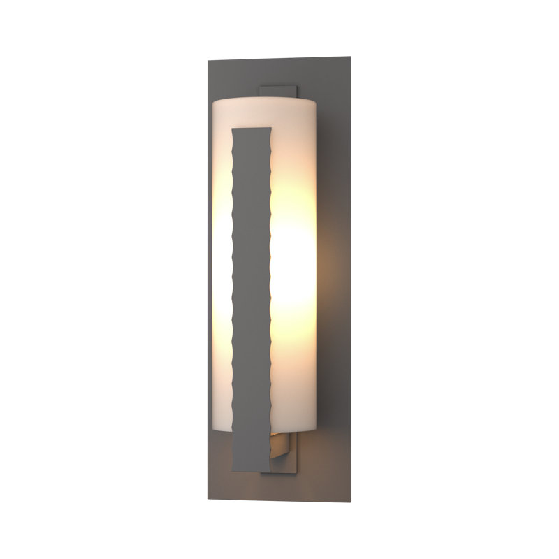Plafonnier encastré d'extérieur bronze huilé Coastal, Acier bruni côtier, H 23,5 po x l 7,8 po x P 6,8 po, Opale