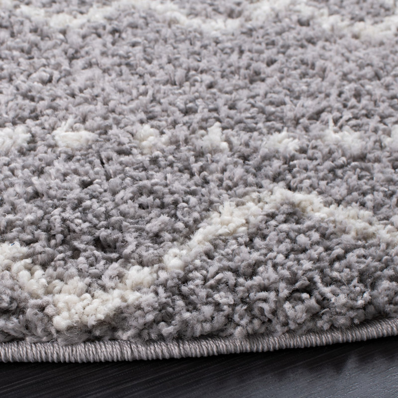Develin Performance Chevron Rug, Round 3'2", Gray/Ivory