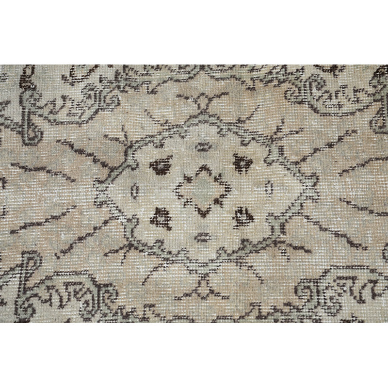 Tapis turc beige avec un design rétro Oushak idéal pour les espaces de salle à manger