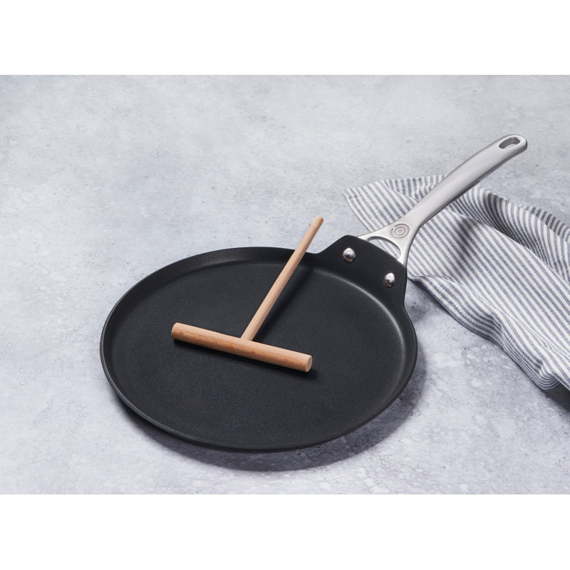 Le Creuset Toughened Nonstick Crepe Pan with Rateau