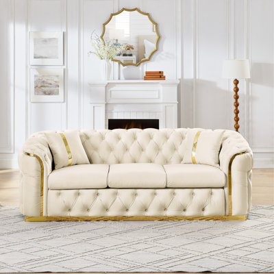 Canapé capitonné en velours 90,6 pouces avec 2 coussins, ensemble de canapé Chesterfield de luxe à 3 places avec accents en acier inoxydable doré pour le salon, velours italien 280 g beige