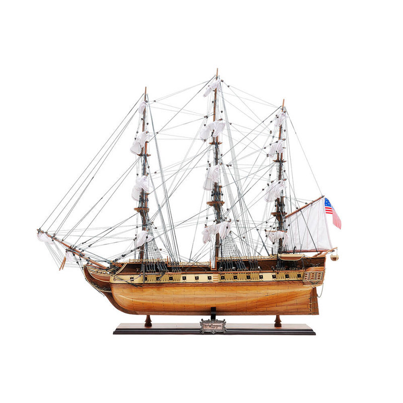 Ultimate USS Constitution Combo: un bateau miniature et un chapeau classique