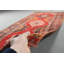 Grand tapis turc antique en laine rouge idéal pour un salon avec un design rétro