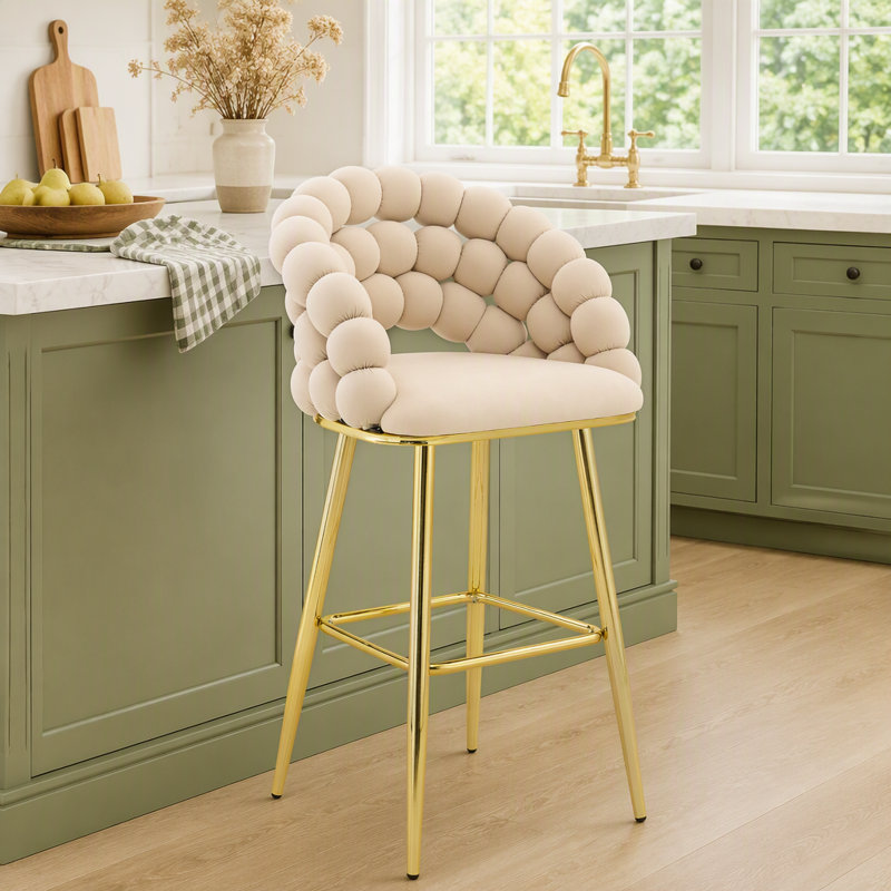 Ensemble de 2 tabourets de bar beige en velours avec chaînes dorées et pieds dorés, capitonnage moderne pour îlot de cuisine et bar pour la maison