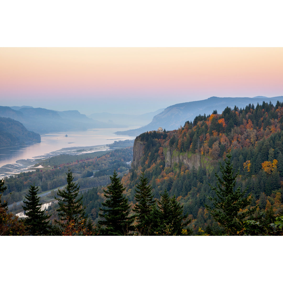 Columbia River Gorge Dusk von DaveAlan - Kunstdrucke auf Leinwand