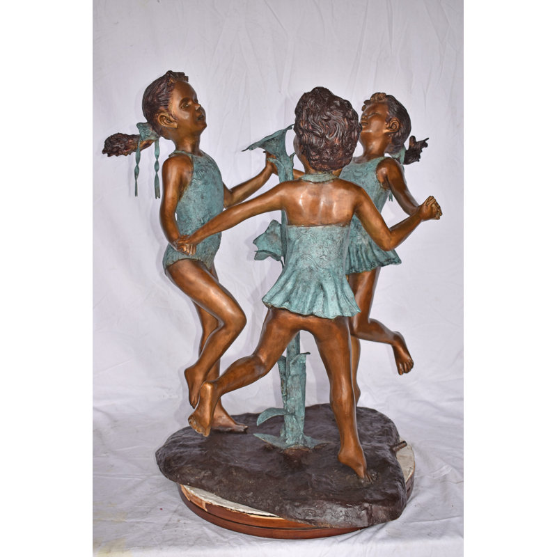 Statue de bronze en cuivre pour filles 3 dansant autour de l'eau pour décor de jardin extérieur, 35 po x 24 po x H 38 po