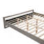 Très grand lit plateforme robuste avec structure en bois, tête de lit à boucles ivoire, confort moderne pour la chambre à coucher