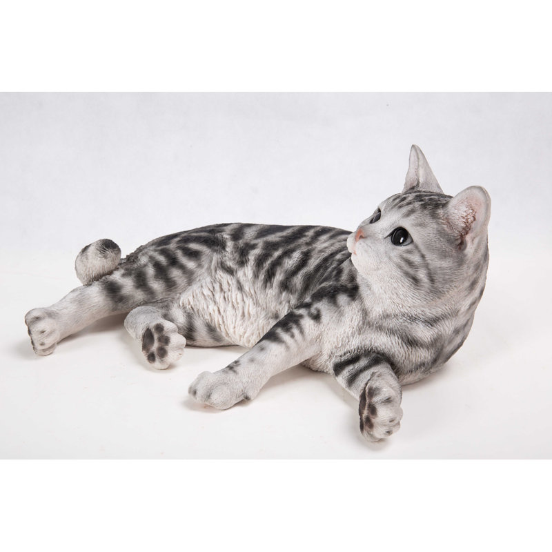 Statue de chat américain allongé