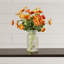 Renoncule artificielle dans un vase