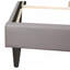 Charmant grand lit gris clair pour votre espace