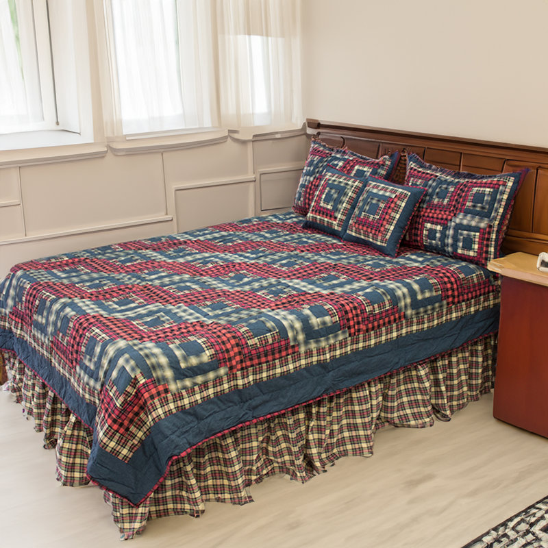 Red Log Cabin Farmhouse / Country Cotton Geometric Shapes Quilt, Full / Queen