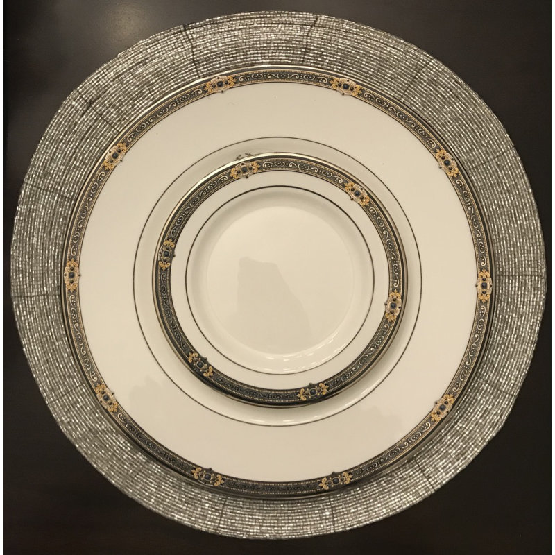 Handmade Round Placemats Set of 4 for Dining and Kitchen 14-inch Scratch-Resistant Table Christmas Decor, Grey/Gold
