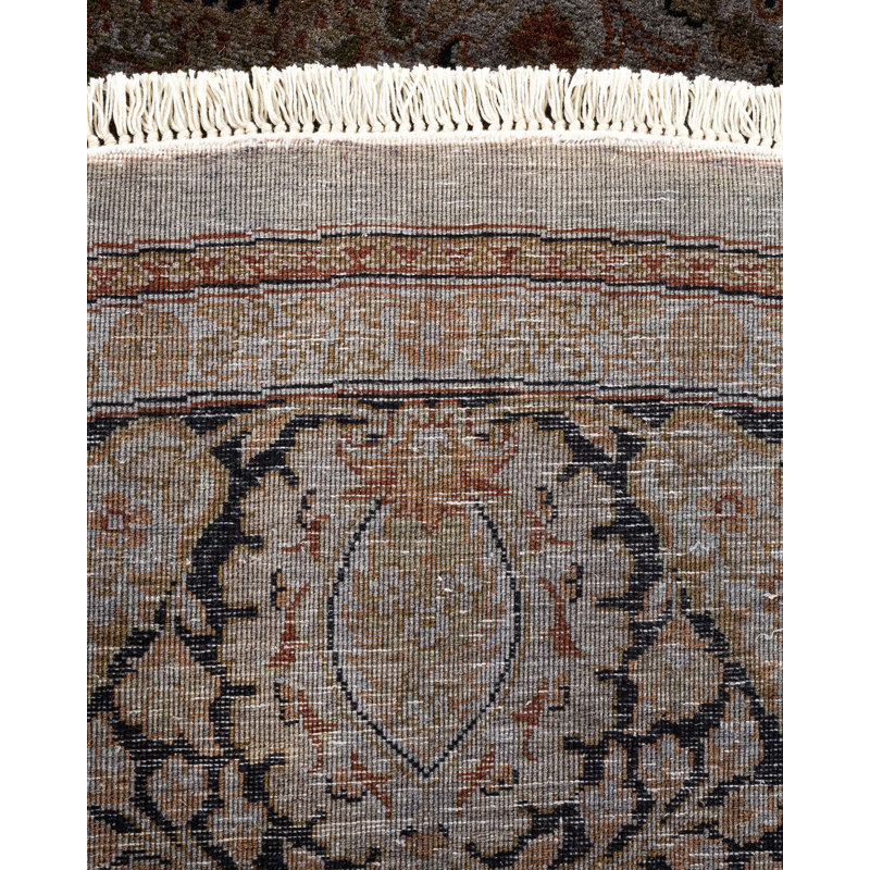 Tapis unique gris de 7 pi 1 po Yakir