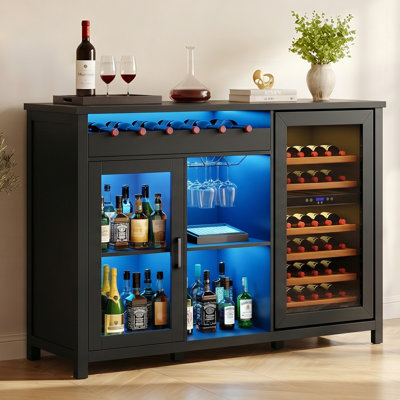 Armoire de bar 53 po avec espace réfrigérateur, mini armoire réfrigérateur avec lumières DEL, station de charge, support à vin et porte-verre