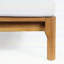 Chaise longue en bois d'acacia avec coussins beiges et osier gris clair, 76,8 po