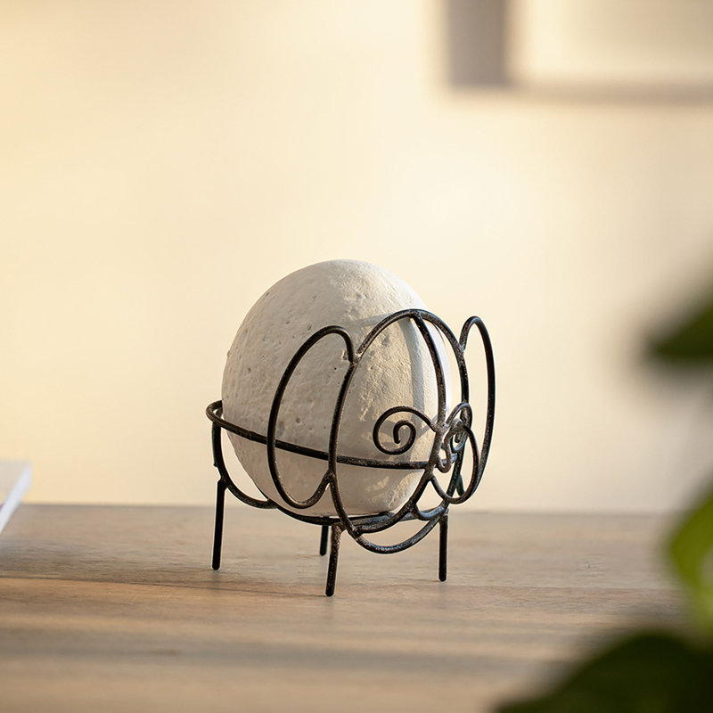 Figurines & Sculptures