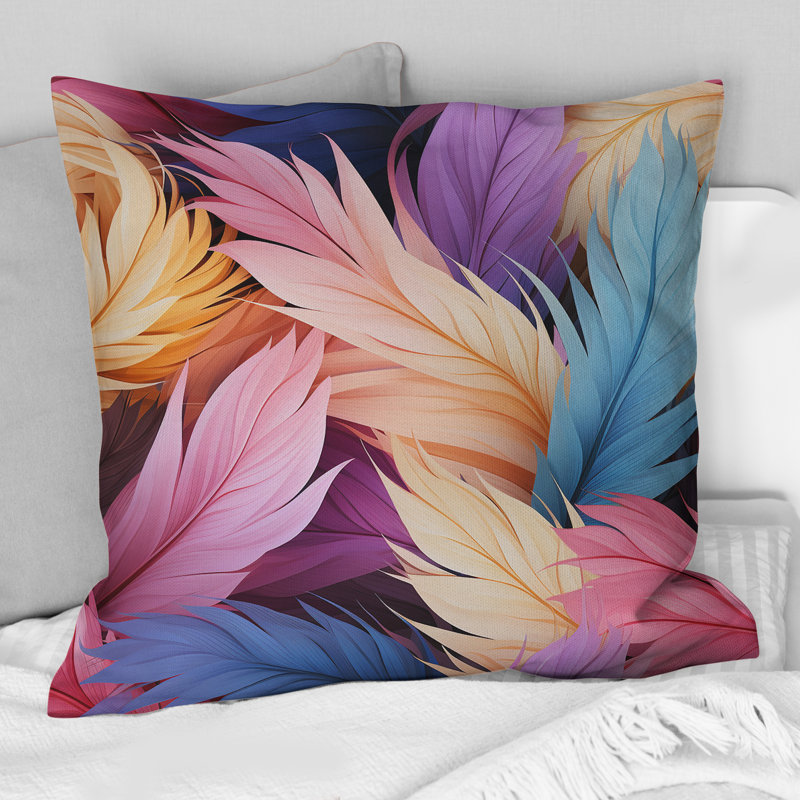 Élégance rose et beige à motif de plumes d'animaux - Coussin décoratif imprimé, H 18 po x l 18 po