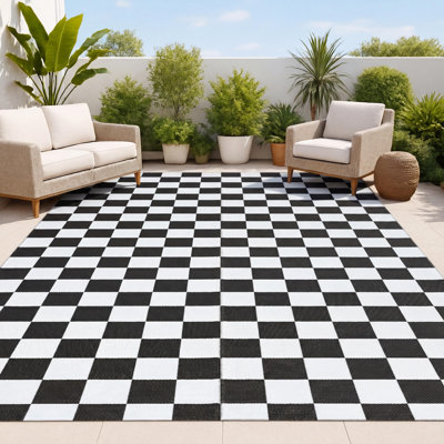 Bishop Geometric Checker Foldable Waterproof Reversible Plastic Straw Outdoor Rug