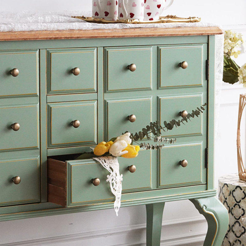 Armoire rétro patinée avec rangement spacieux