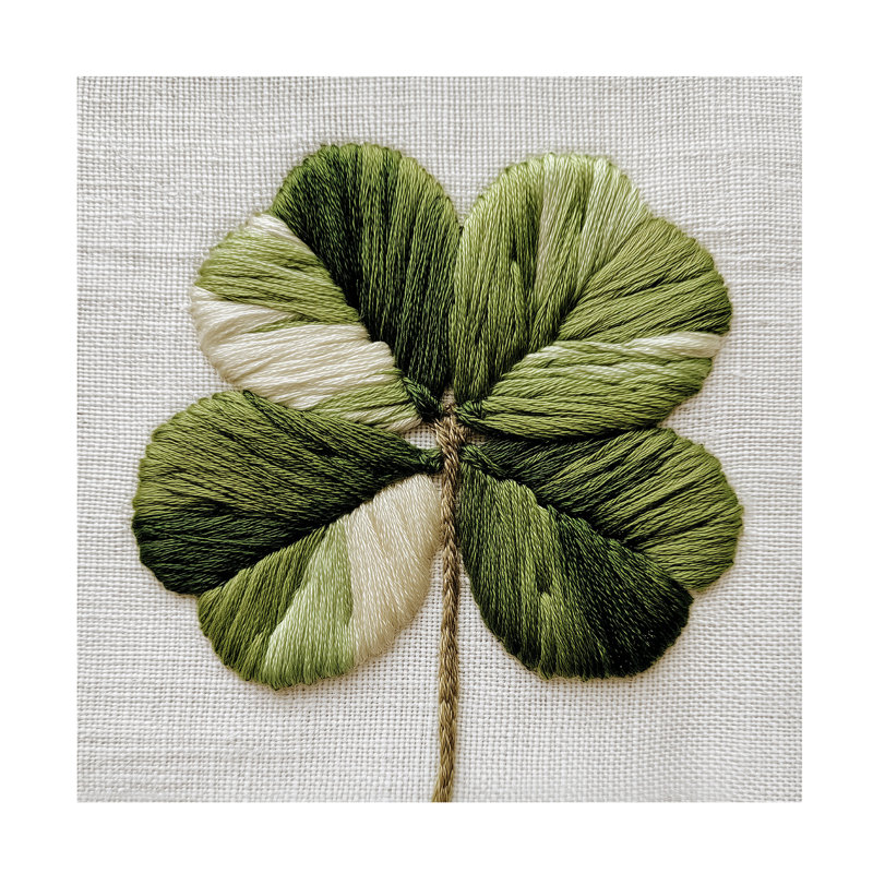 Art mural sur toile tendue - art mural Paula Freeman «Sewn Clover I» pour le salon, la chambre à coucher ou le bureau - 18 x 18