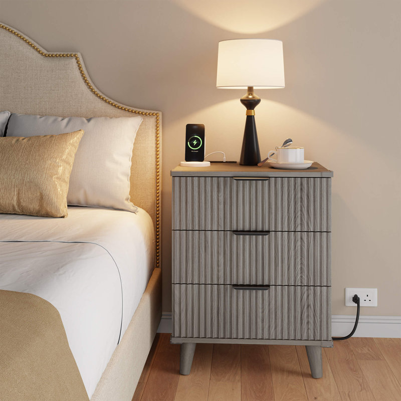  1 Pc Wood Nightstand With Charging Station,Modern Side Table With 3 Drawers, Bedside End Table With 2 USB Ports And 2 AC Outlets, Night Stand For Bedroom, Small Dresser For Small Spaces 