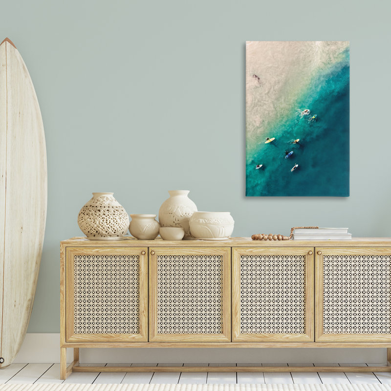 Surfers on Vivid Shore, art mural sur toile par Nataly White, H 45 po x l 30 po