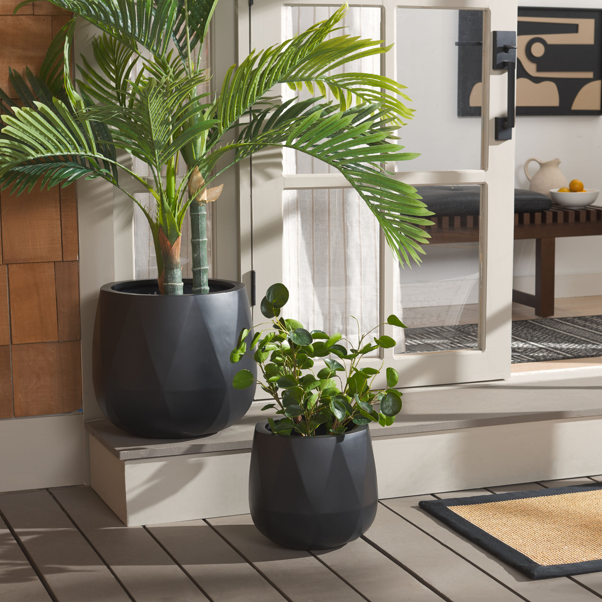 Yunque Pot Planter, Black