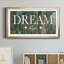 «Dream Big» - reproduction d'art encadrée de qualité supérieure - prête à être accrochée-587759047-587759098