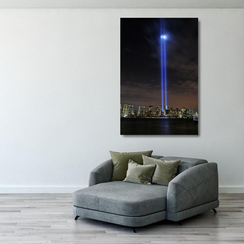 New York City Tribute in Light, H 40 po x l 27 po