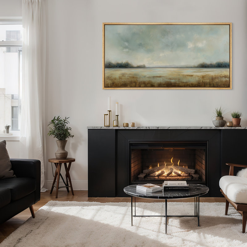 «Calm Lakeside Meadow Landscape» avec des tons de bleu doux et de tons neutres - grande impression sur toile encadrée pour chambre principale