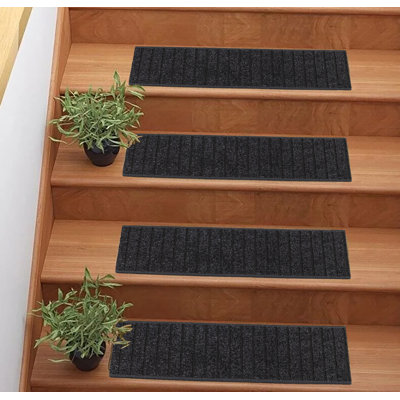 Tapis d'escalier à rayures noires antidérapantes 8 po x 26 po