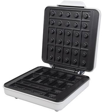 Four Square Belgian Waffle Maker, CucinaPro